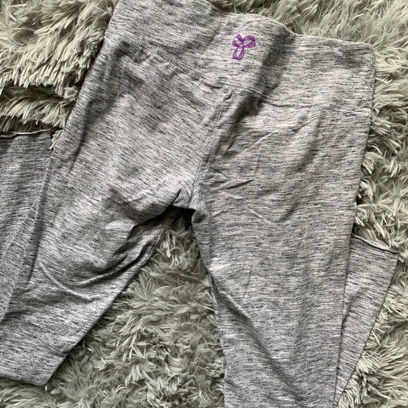 TNA Capris - Picture 2 of 4